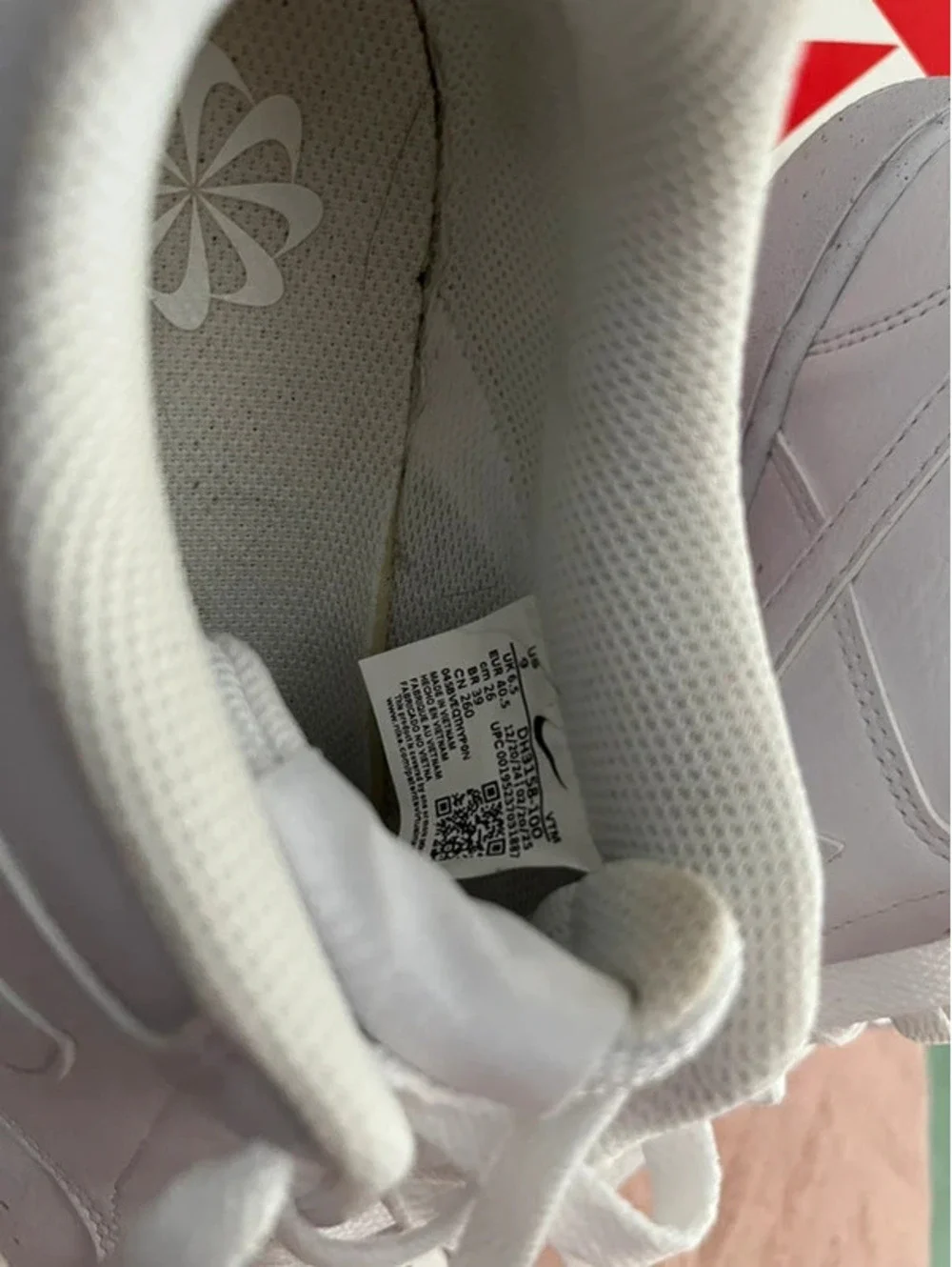 Nike Shoes snickers 'Triple White' Women Size 9 DH3158 100 Man 7.5